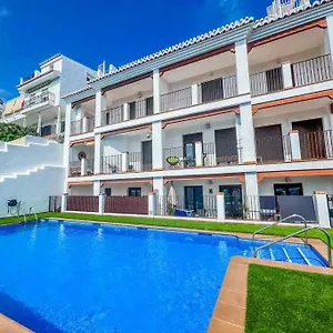 Modern 2 Bed With Pool In Frigiliana
